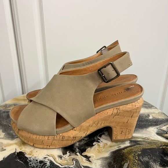 Gentle Souls by Kenneth Cole Paulina Platform Sandal - Picture 1 of 9